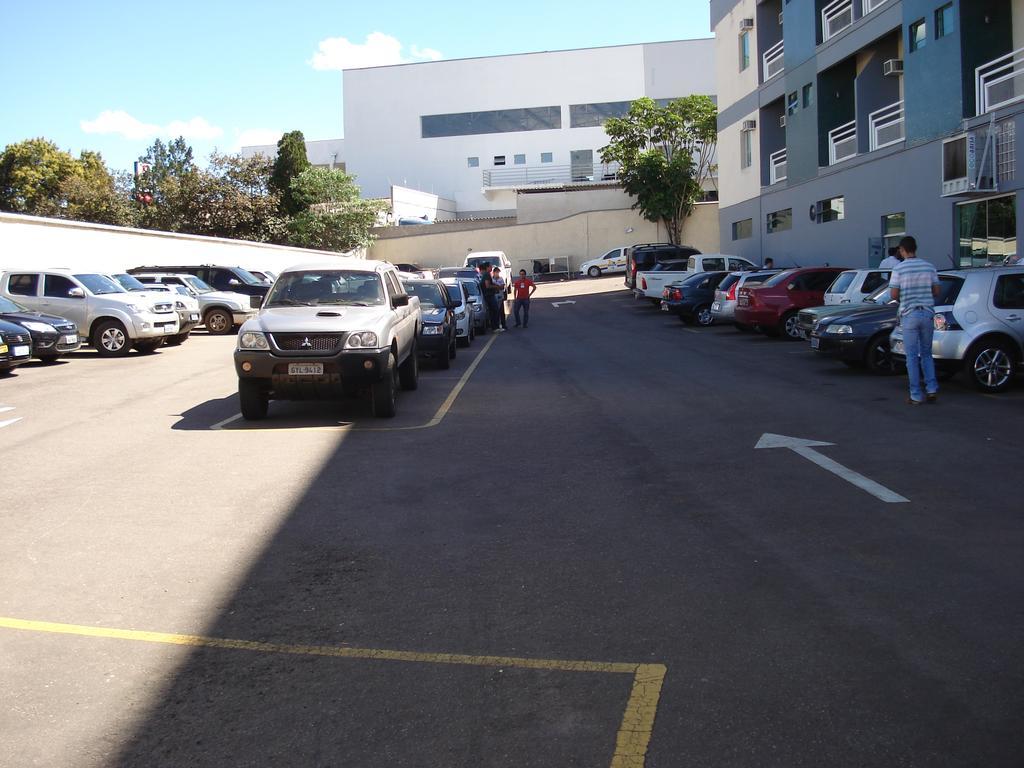 Podium Apart Hotel Varginha  Bagian luar foto