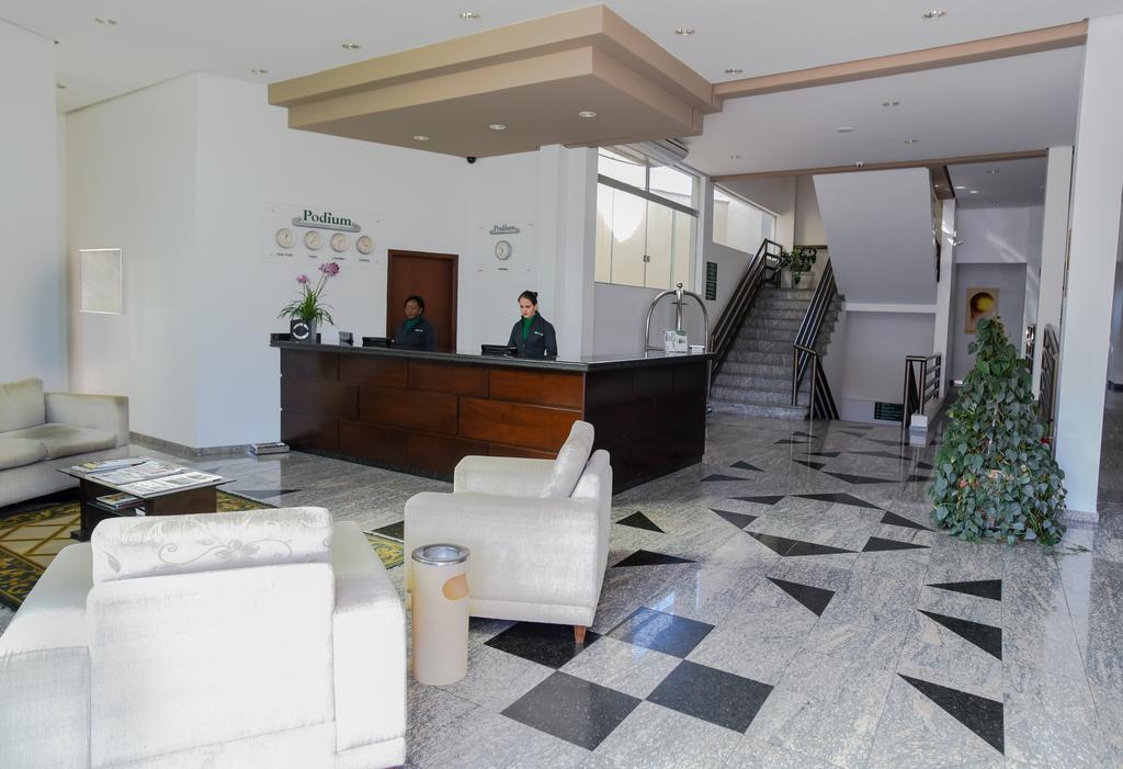 Podium Apart Hotel Varginha  Bagian luar foto